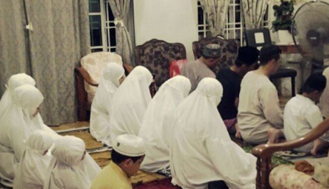 Detail Terawih Di Rumah Nomer 2