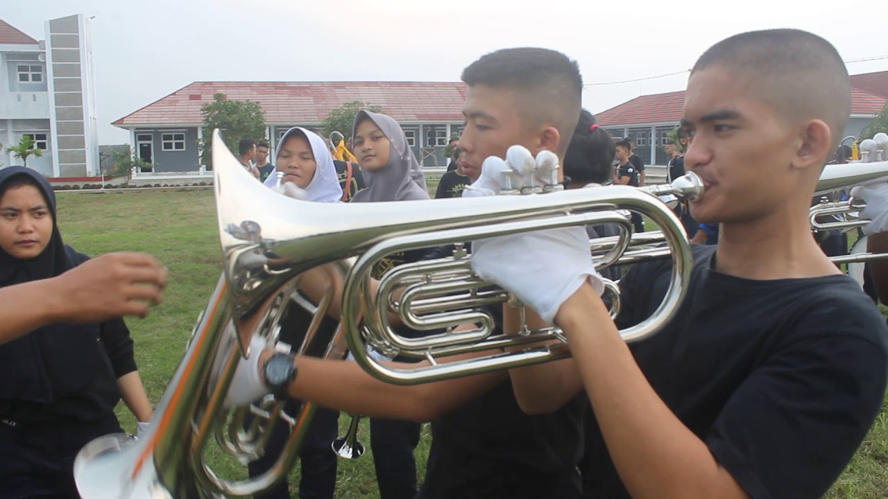 Detail Terompet Marching Band Nomer 3