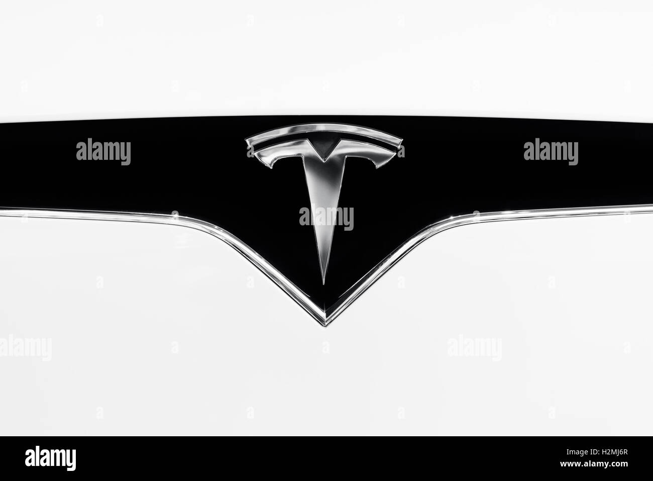 Detail Tesla Car Symbol Nomer 39