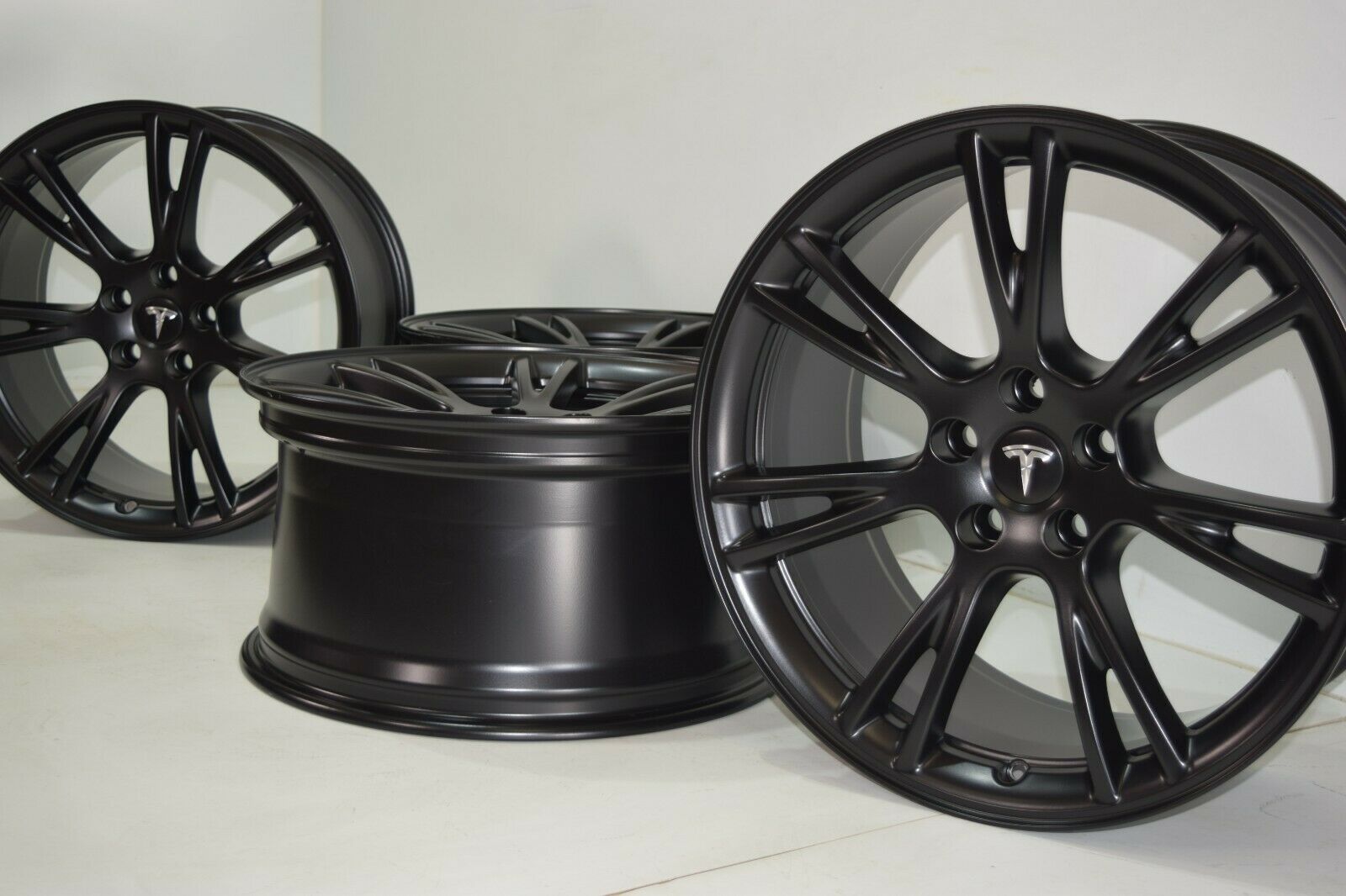 Detail Tesla Gemini Wheels Black Nomer 17
