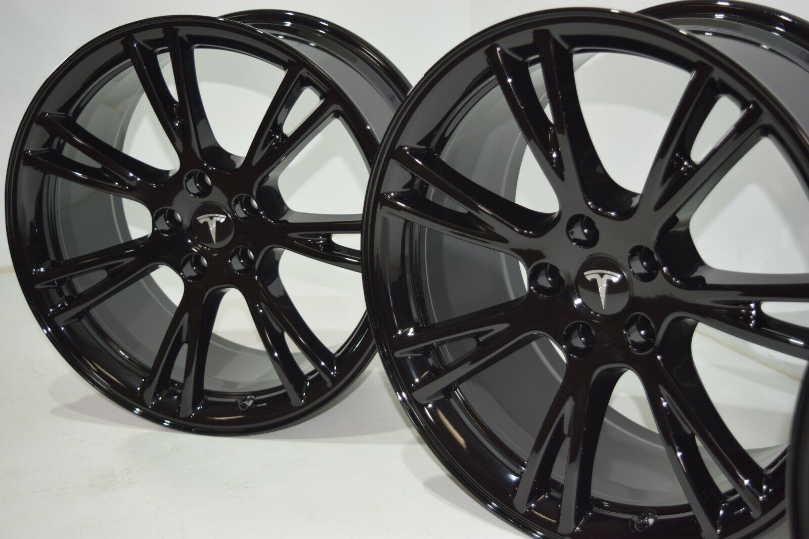 Detail Tesla Gemini Wheels Black Nomer 24