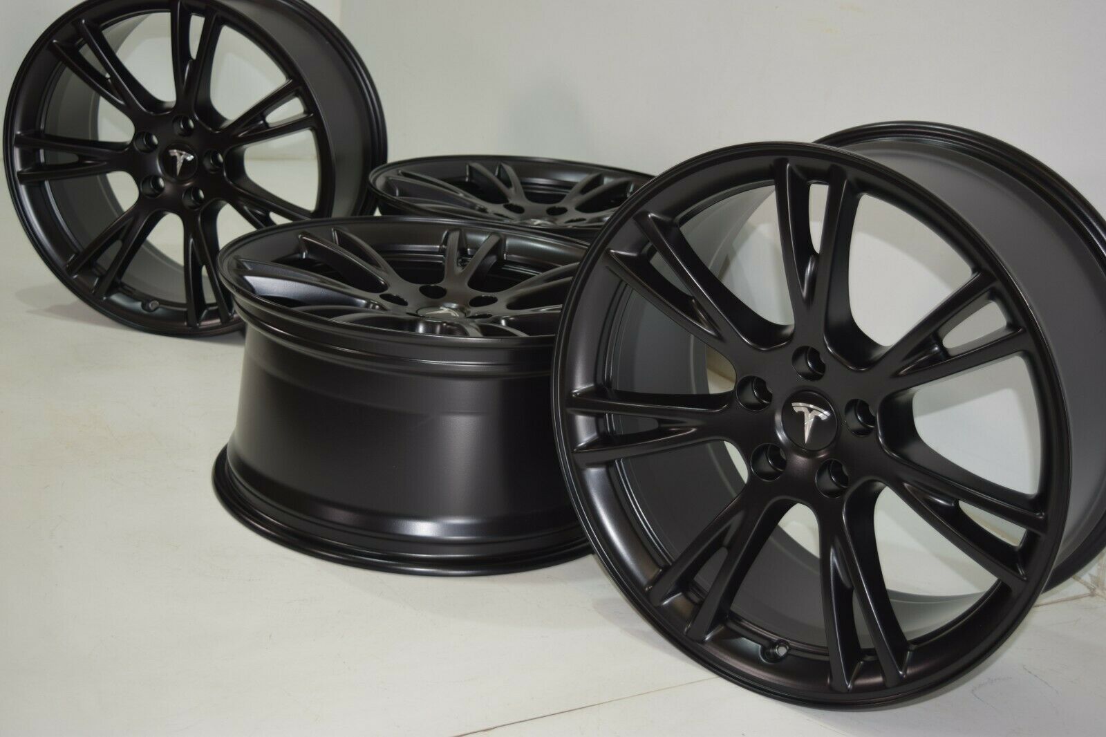 Detail Tesla Gemini Wheels Black Nomer 45