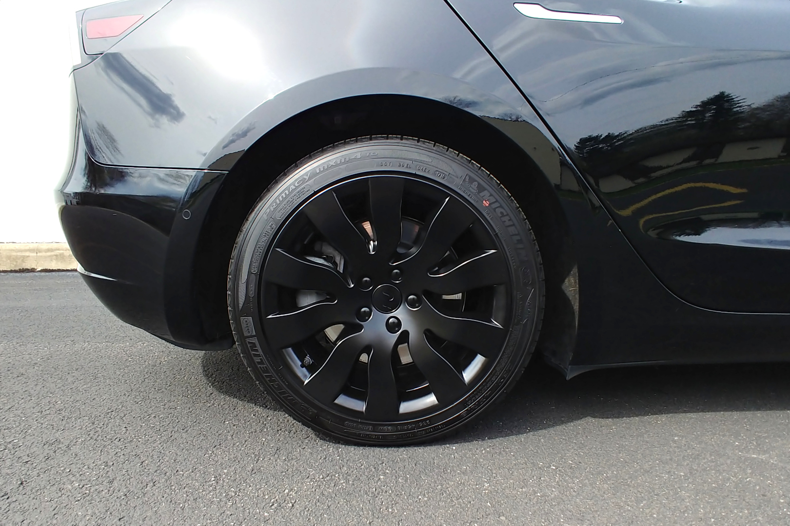 Detail Tesla Gemini Wheels Painted Black Nomer 37