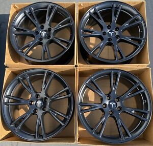 Detail Tesla Gemini Wheels Painted Black Nomer 48