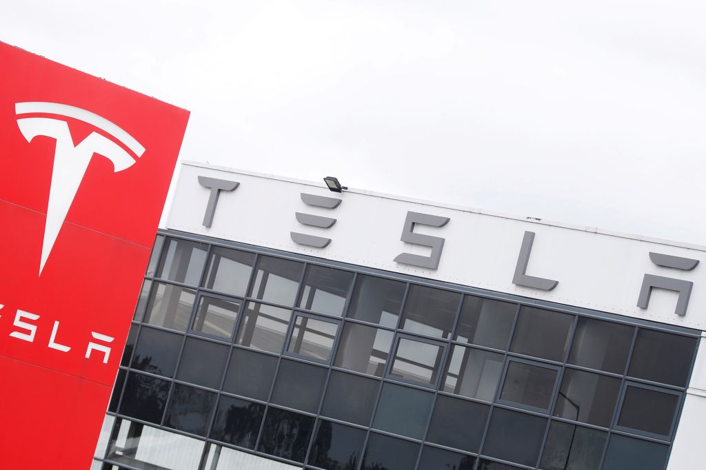 Detail Tesla Logo 2021 Nomer 44