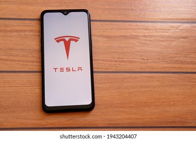 Detail Tesla Logo 2021 Nomer 52