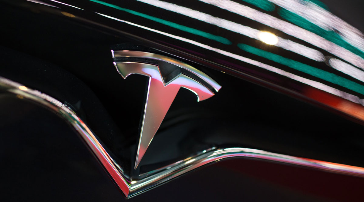 Detail Tesla Logo On Car Nomer 47