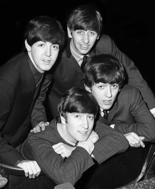Detail The Beatles Black And White Nomer 47