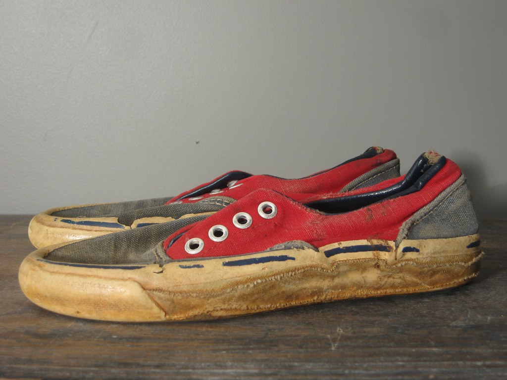 Detail The First Vans Shoes Nomer 10