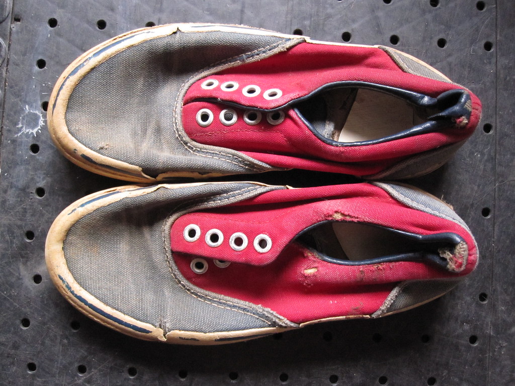 Detail The First Vans Shoes Nomer 32