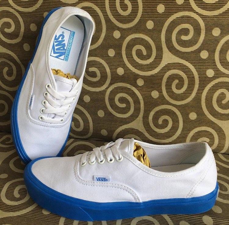 Detail The First Vans Shoes Nomer 37