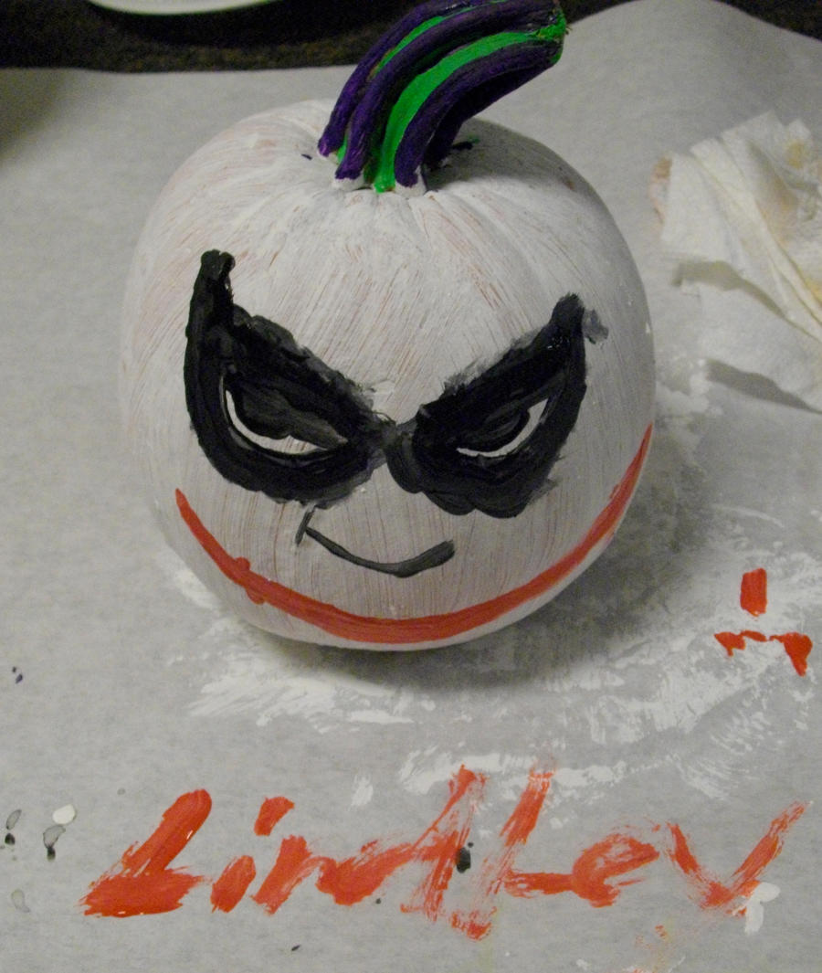 Detail The Joker Pumpkin Painting Nomer 23