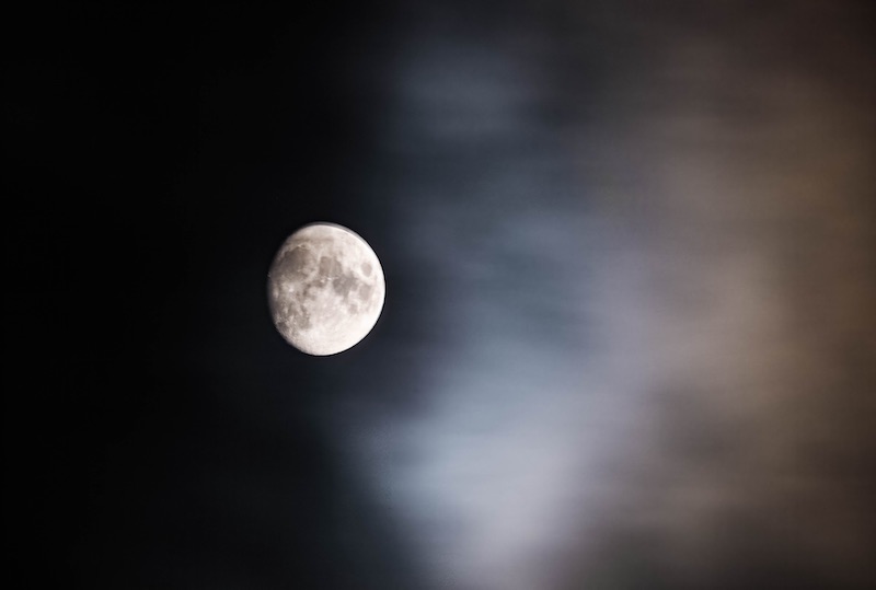 Detail The Moon At Night Nomer 40