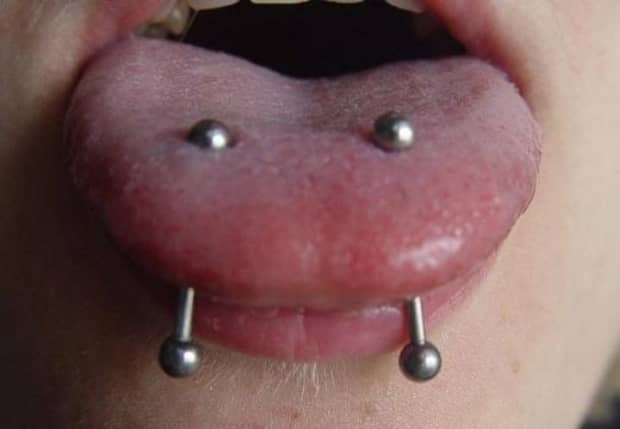 Detail The Scoop Tongue Piercing Nomer 33