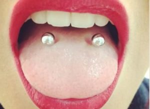 Detail The Scoop Tongue Piercing Nomer 5