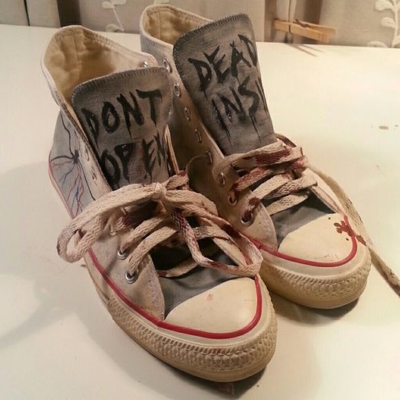 Detail The Walking Dead Shoes Converse Nomer 16