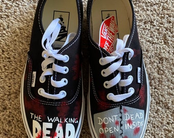 Detail The Walking Dead Shoes Converse Nomer 32