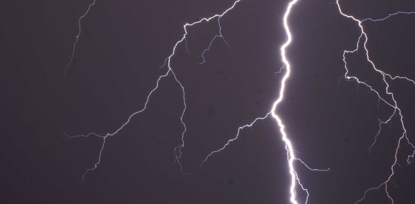 Detail Thunder And Lightning Images Nomer 11