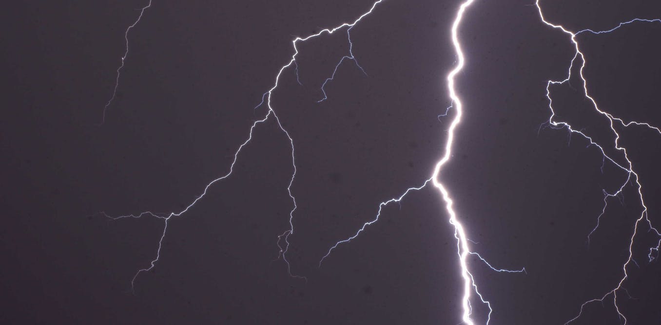 Detail Thunder And Lightning Images Nomer 11