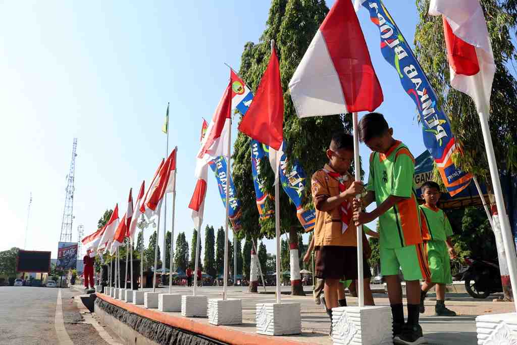 Detail Tiang Bendera Merah Putih Nomer 54