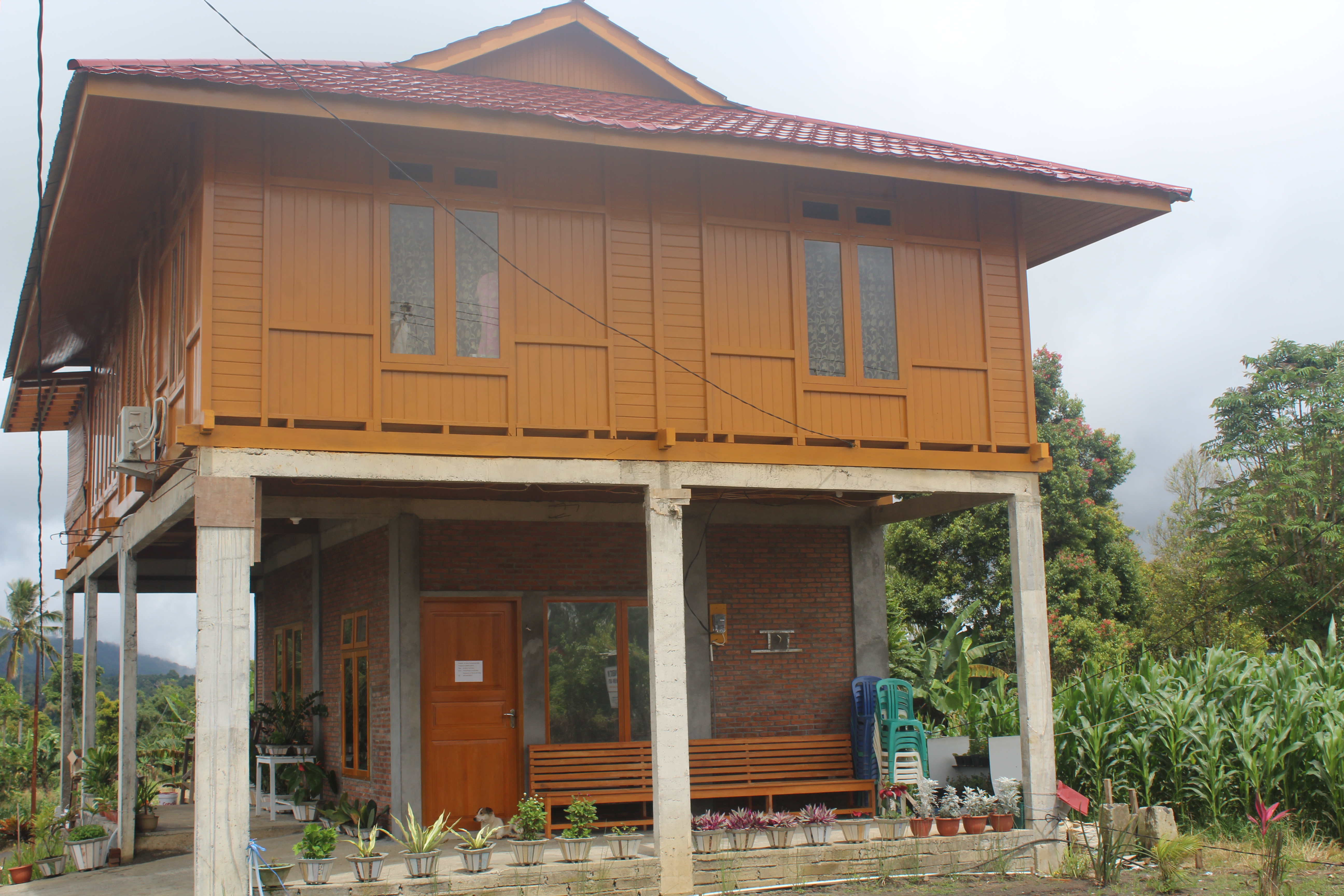 Detail Tiang Kayu Rumah Nomer 17