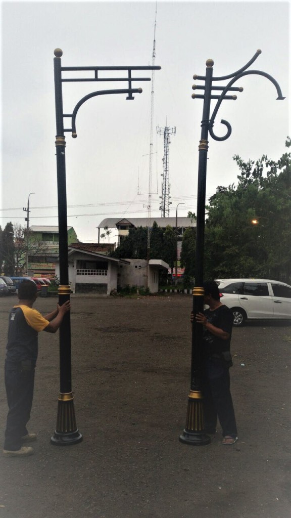 Detail Tiang Lampu Jalan Minimalis Nomer 23