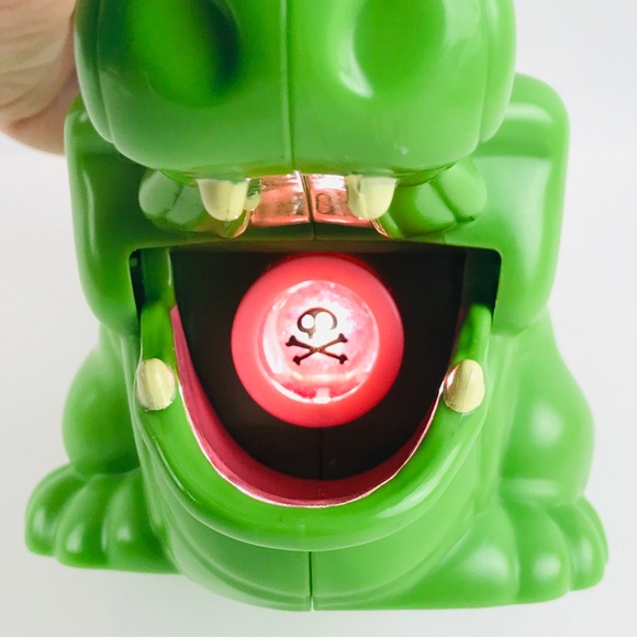 Detail Tick Tock Croc Flashlight Nomer 45