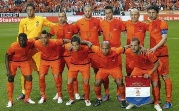 Detail Tim Nasional Sepak Bola Belanda Nomer 34