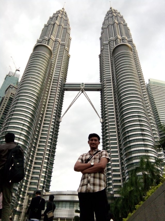 Detail Tinggi Menara Petronas Nomer 16