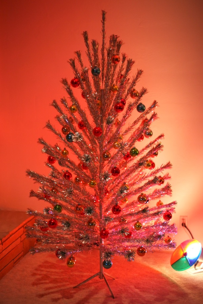 Detail Tinsel Christmas Tree With Color Wheel Nomer 12