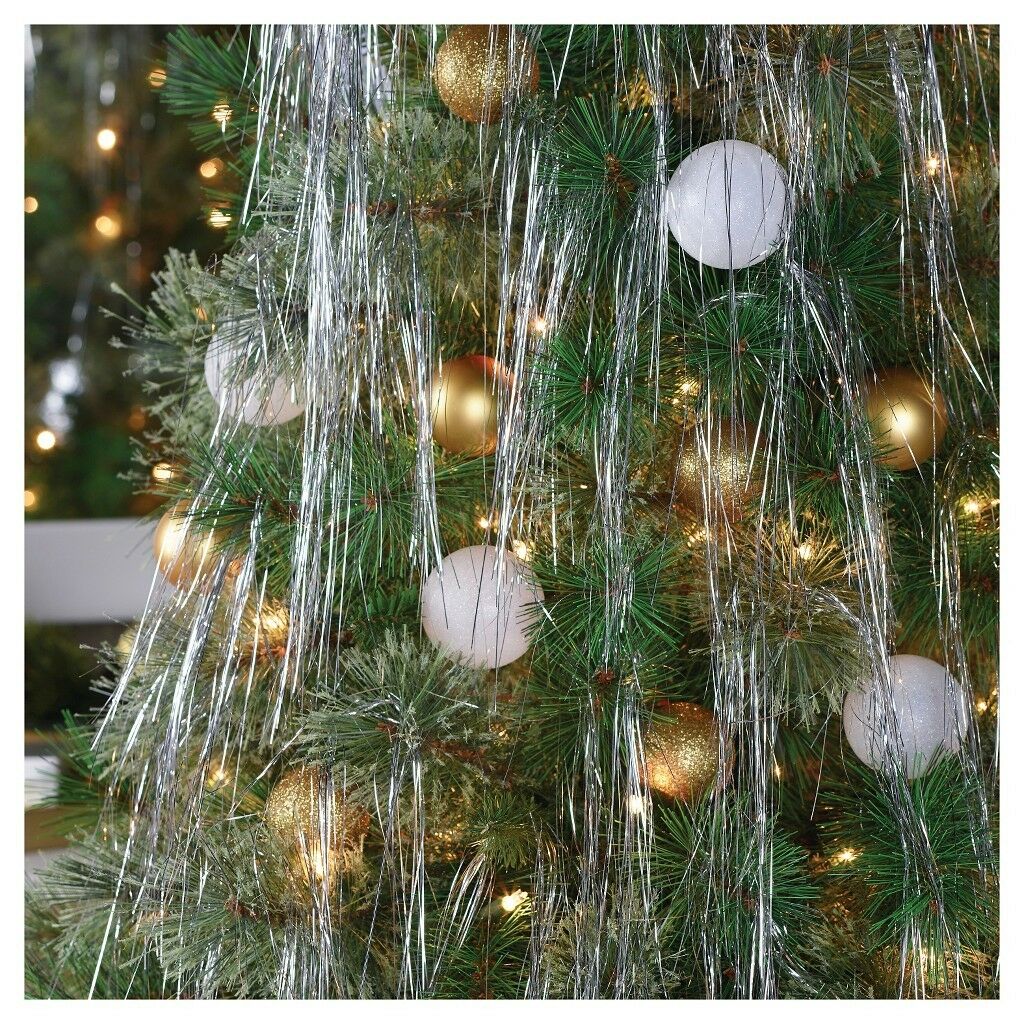 Detail Tinsel Icicles On Christmas Tree Nomer 40