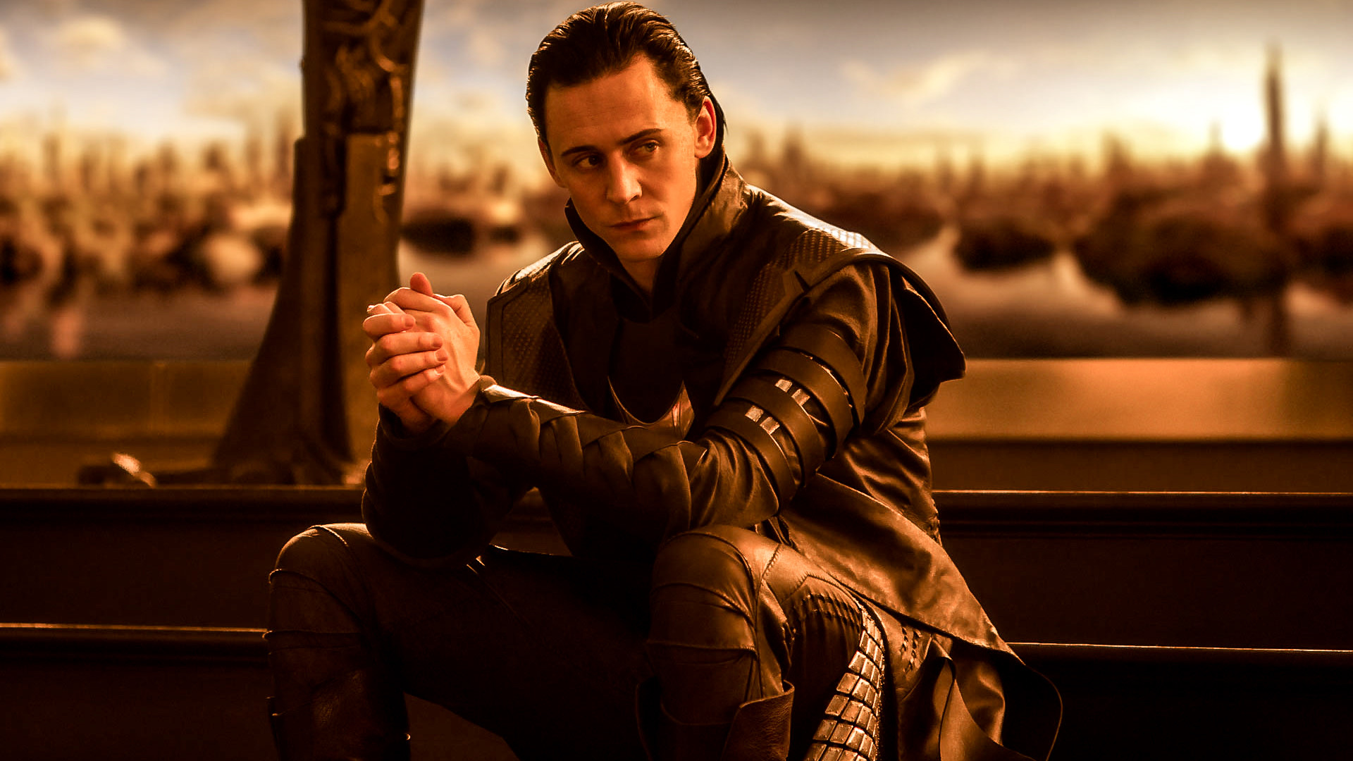 Download Tom Hiddleston Wallpaper Nomer 37