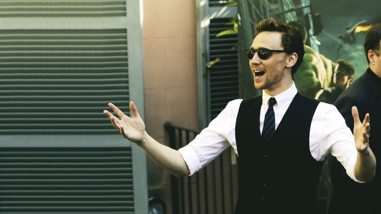 Detail Tom Hiddleston Wallpaper Nomer 42