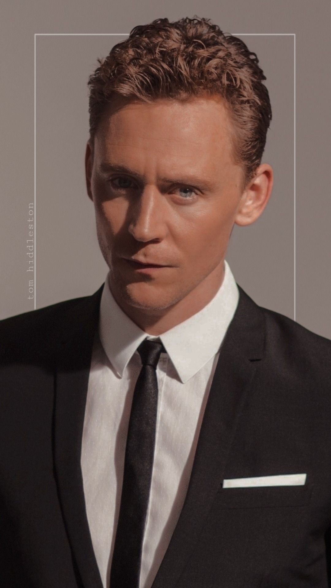 Detail Tom Hiddleston Wallpaper Nomer 8