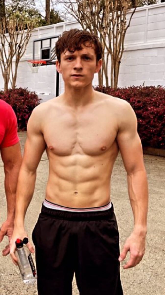 Detail Tom Holland Sixpack Nomer 5