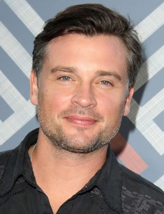 Detail Tom Welling Height Nomer 16