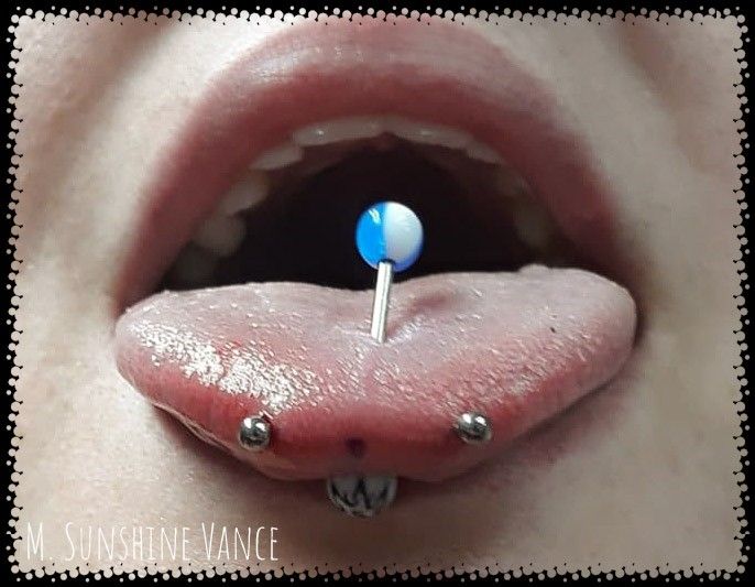 Detail Tongue Piercing And Snake Eyes Nomer 13