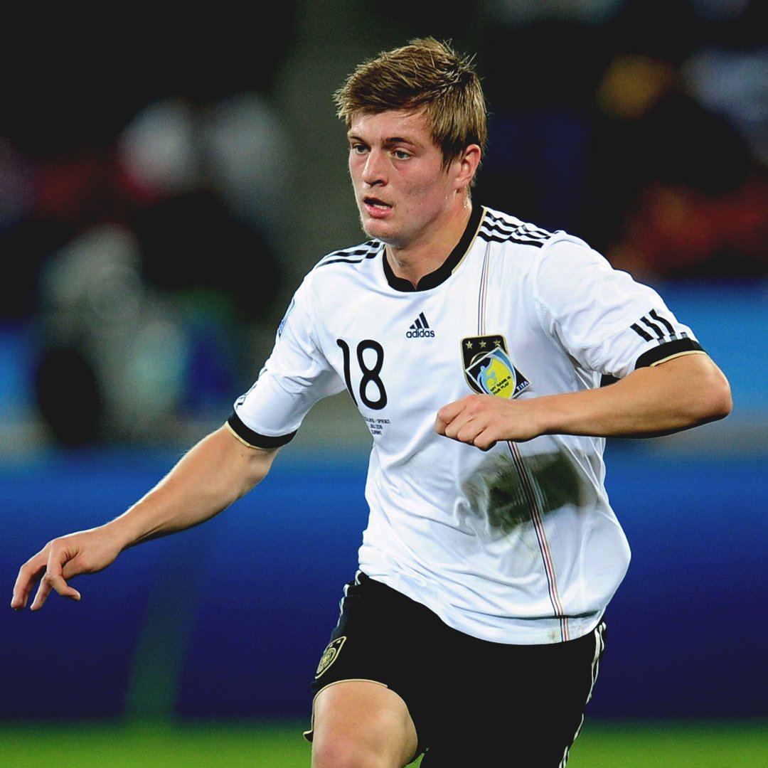 Detail Toni Kroos 2010 Nomer 48