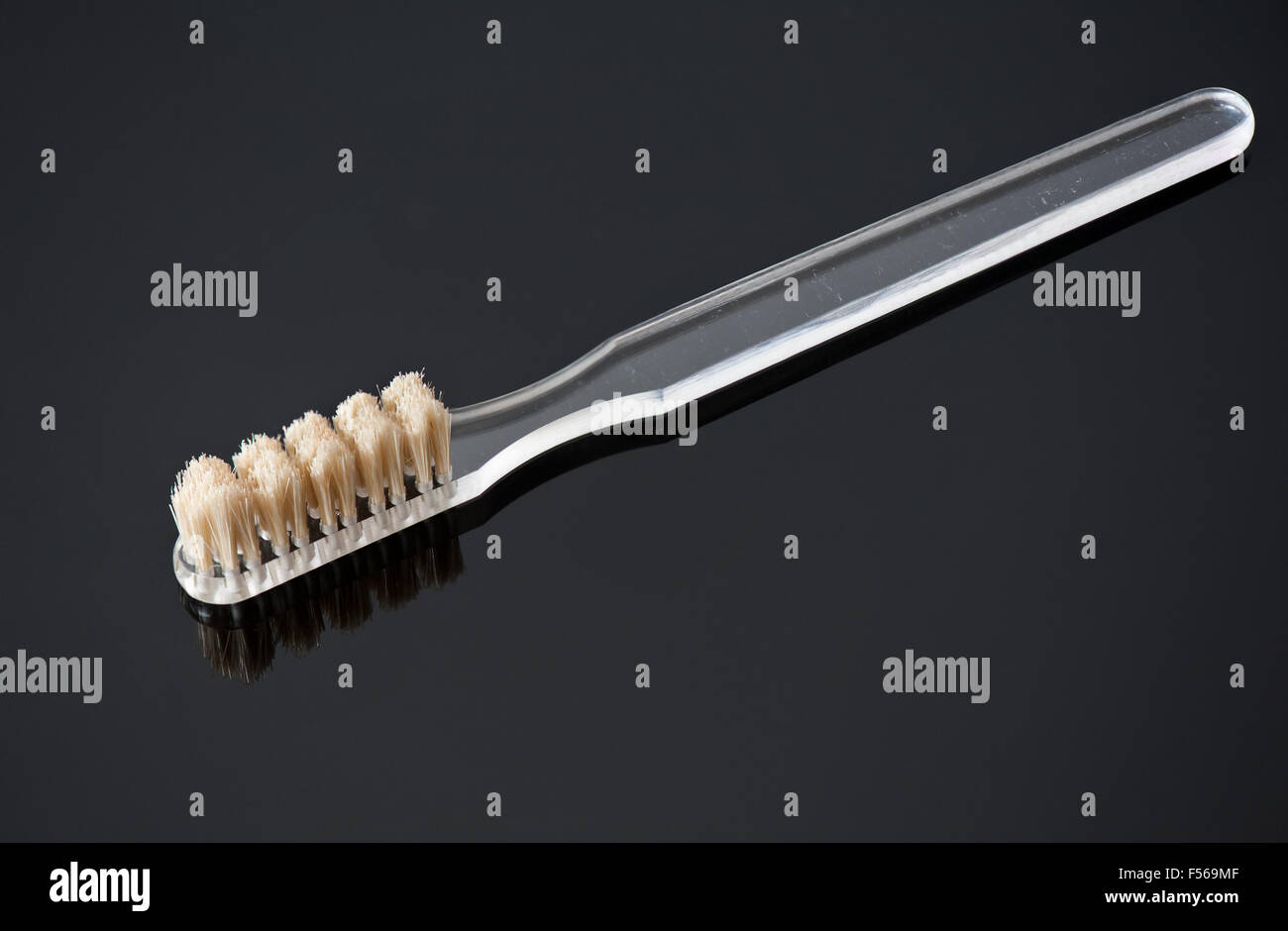 Detail Toothbrush Transparent Nomer 47