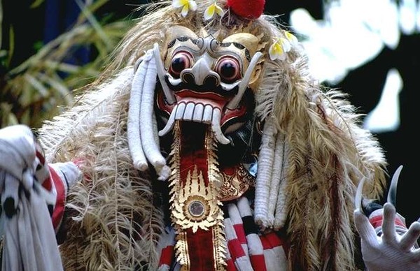 Detail Topeng Rangda Seram Nomer 9