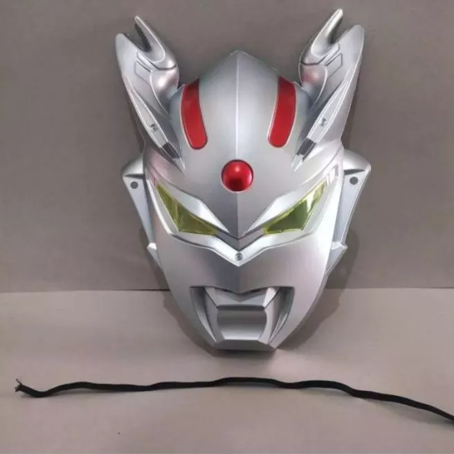 Detail Topeng Ultraman Zero Nomer 4