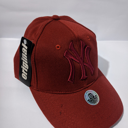 Detail Topi Merah Maroon Nomer 32