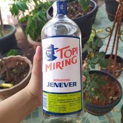 Detail Topi Miring Vodka Nomer 8