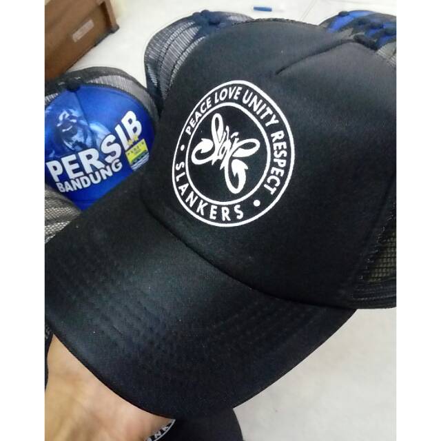 Detail Topi Slank Nomer 3