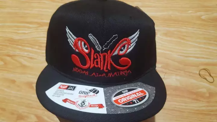 Detail Topi Slank Nomer 43