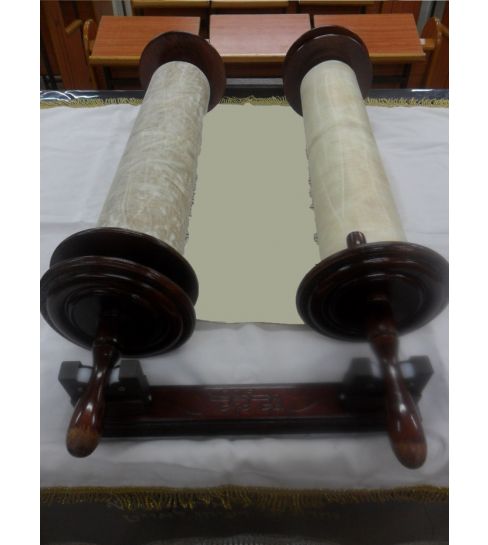 Detail Torah Rollers Nomer 28