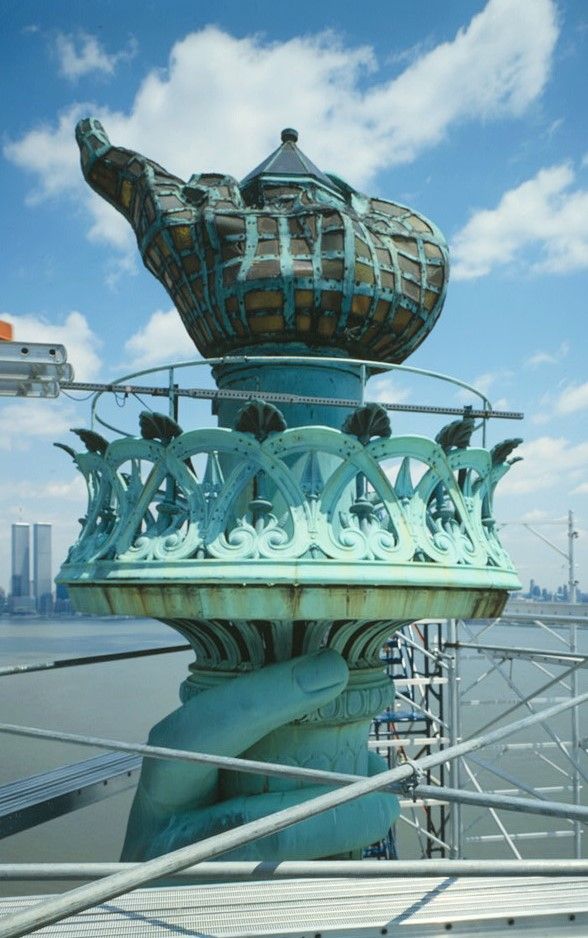 Detail Torch Balcony Statue Of Liberty Nomer 20