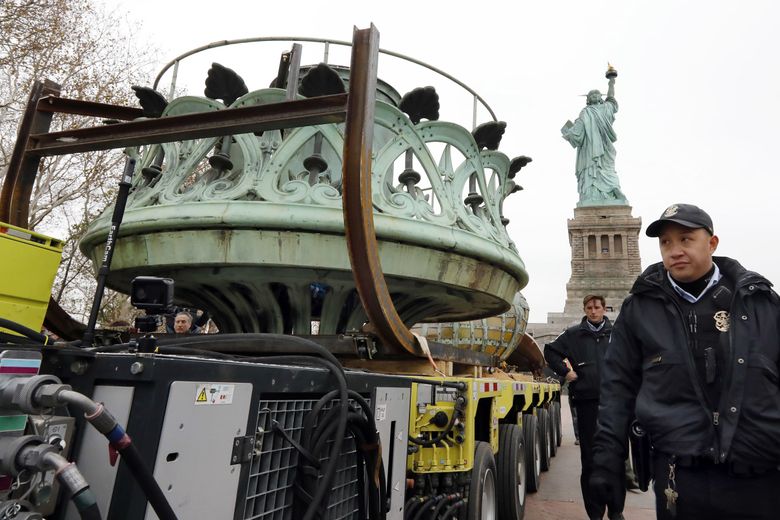 Detail Torch Balcony Statue Of Liberty Nomer 37