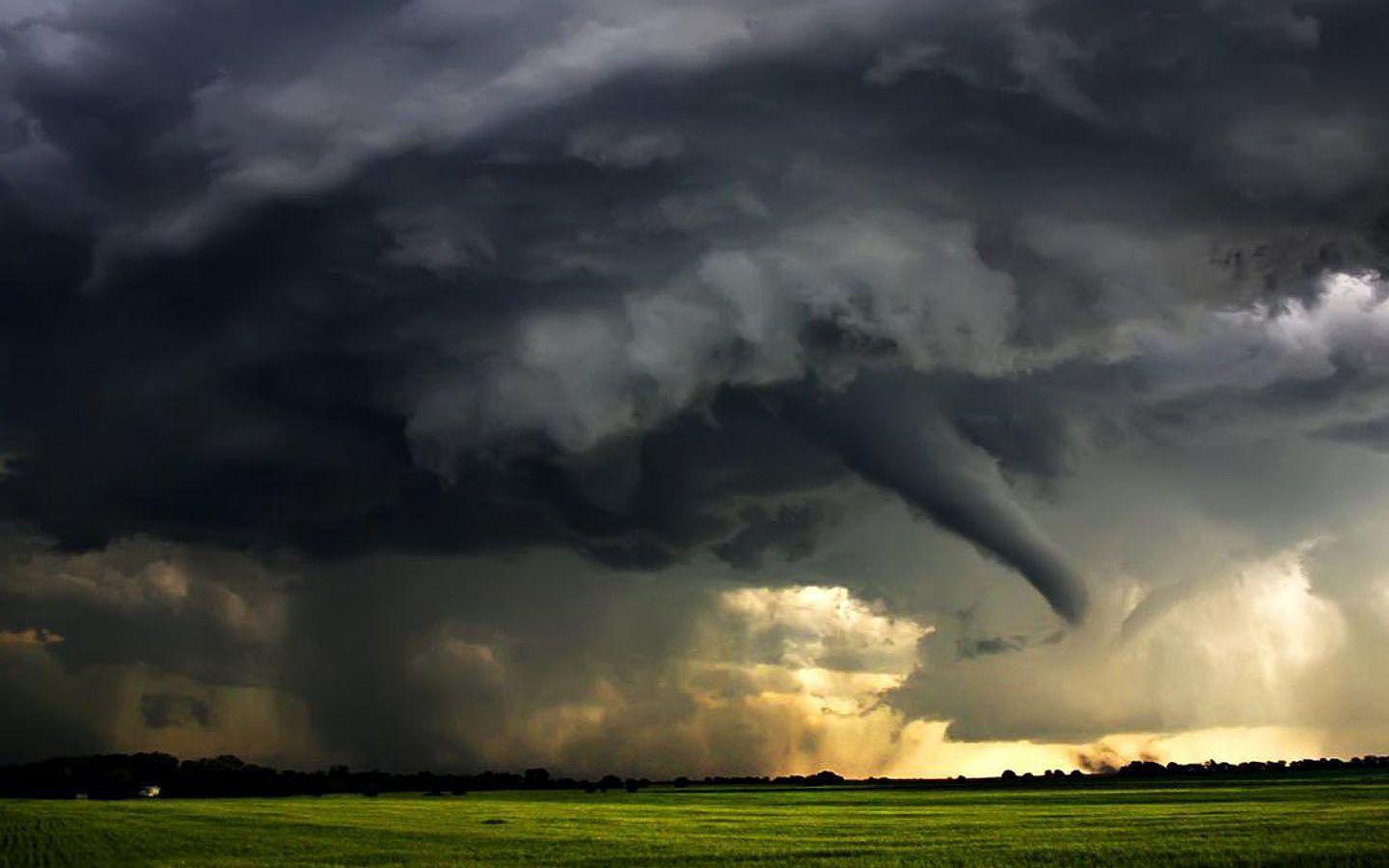 Detail Tornado Backgrounds Nomer 3