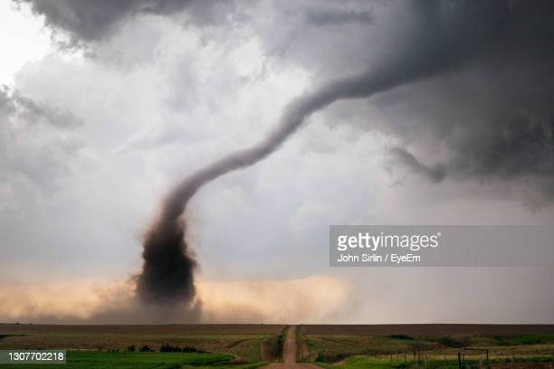 Detail Tornado Images Free Nomer 27